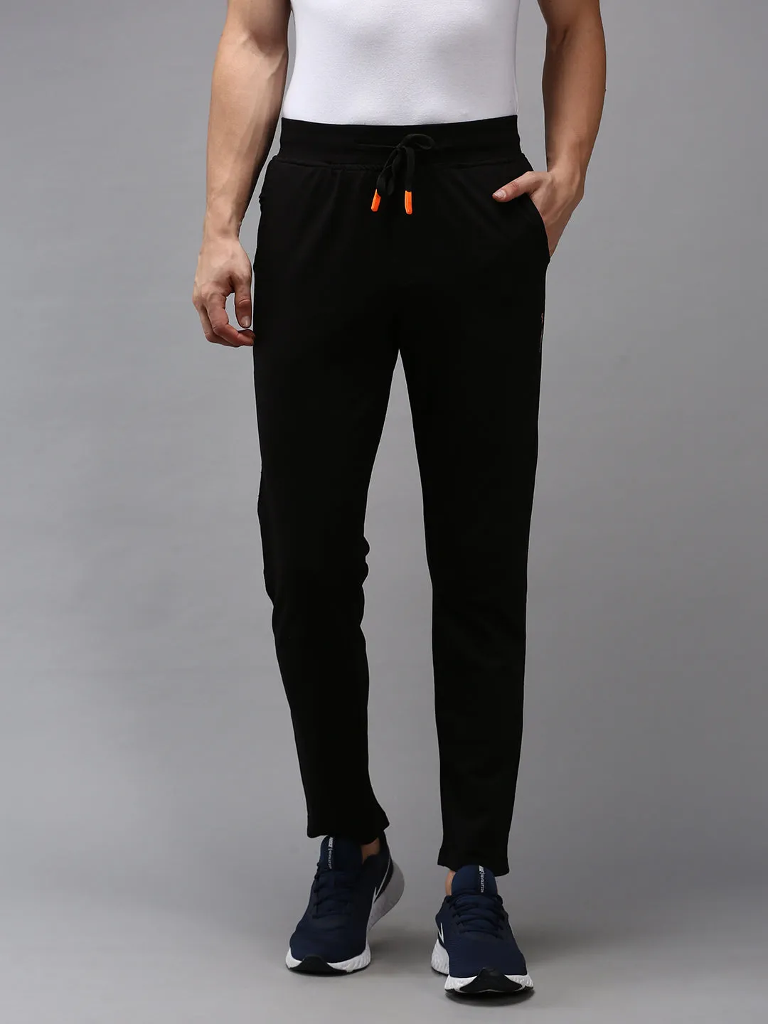 Men Black Solid Track Pant