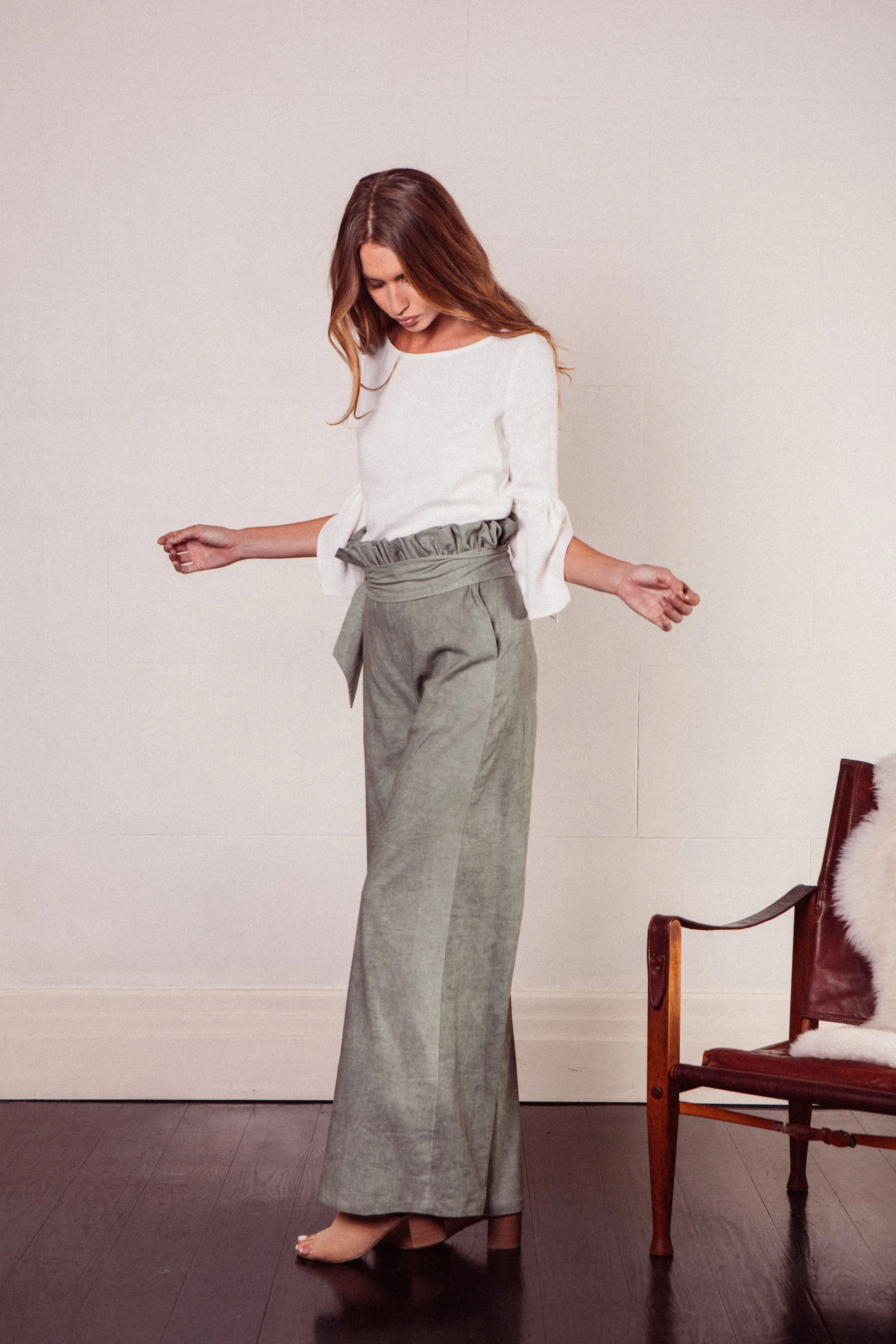 Zola Linen High Waisted Pants in Sage